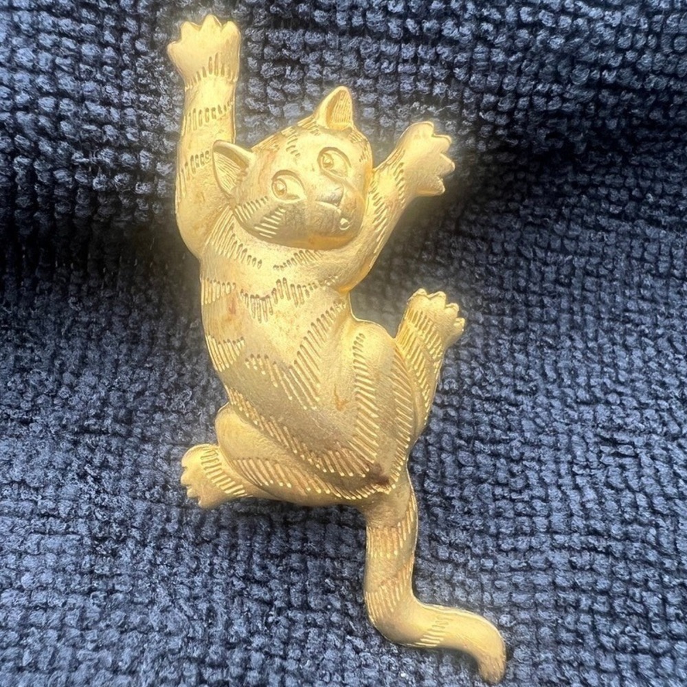 Vintage Cat Brooch Pin Kitten Textured Brushed Gold Tone 3"